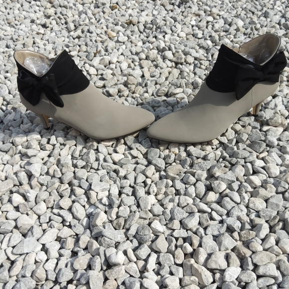 Angel steps size 9.5 heels - Picture 4 of 10